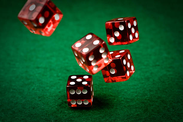 Antarmuka aplikasi mobile pecah138 menampilkan kategori permainan sportsbook, live dealer, dan slot
